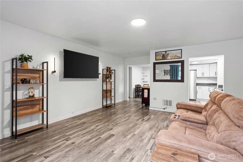Property photo for 507 Violet Meadow Street S, Tacoma photo 2