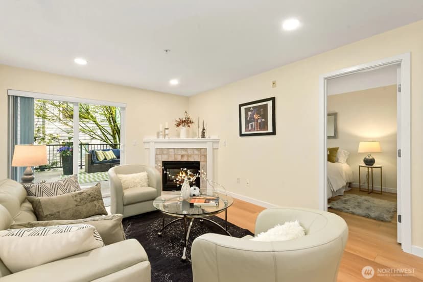 Property photo for 12345 Roosevelt Way Ne #209, Seattle photo 4