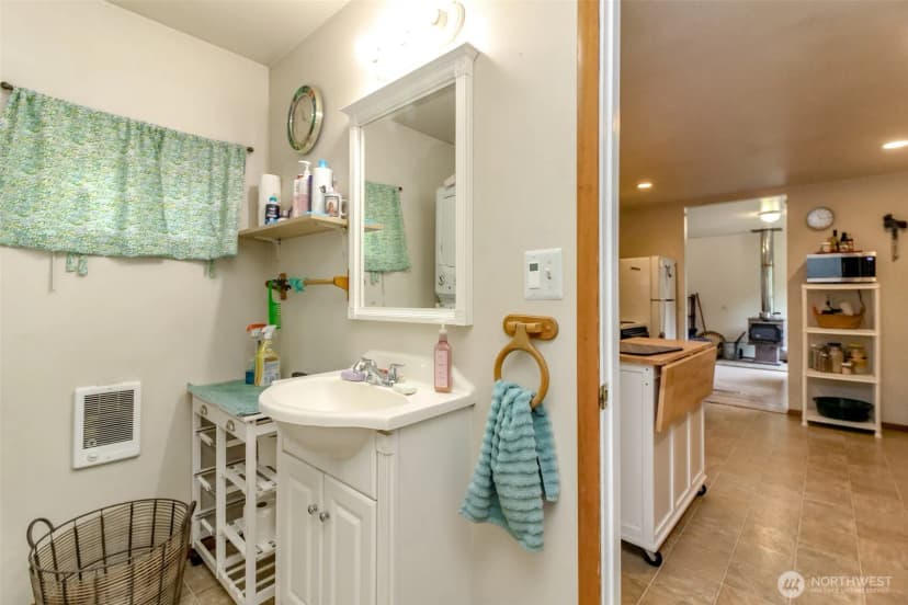 Property photo for 17103 Nw Sunset Ridge Way Nw, Seabeck photo 8