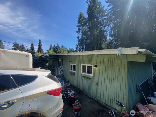Property photo for 12229 Ne 65th Street, Kirkland photo 2
