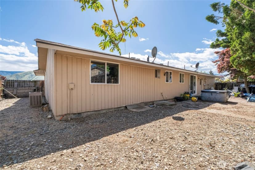 Property photo for 1121 Jean St Se, East Wenatchee photo 17