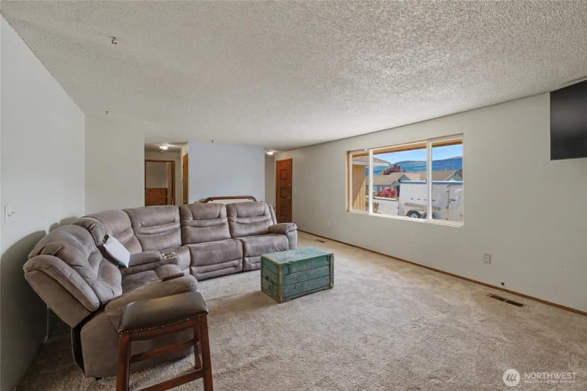 Property photo for 1121 Jean St Se, East Wenatchee photo 8