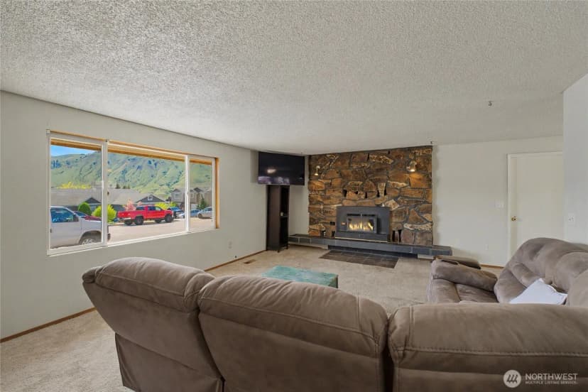 Property photo for 1121 Jean St Se, East Wenatchee photo 9