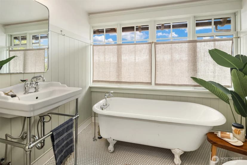 Property photo for 2519 31st Avenue S, Seattle photo 15