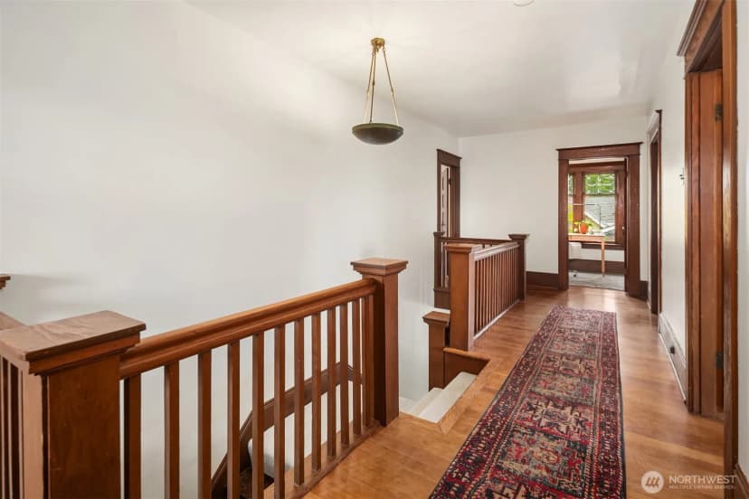 Property photo for 2519 31st Avenue S, Seattle photo 13