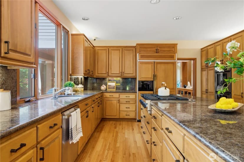 Property photo for 6265 160th Avenue Se, Bellevue photo 10