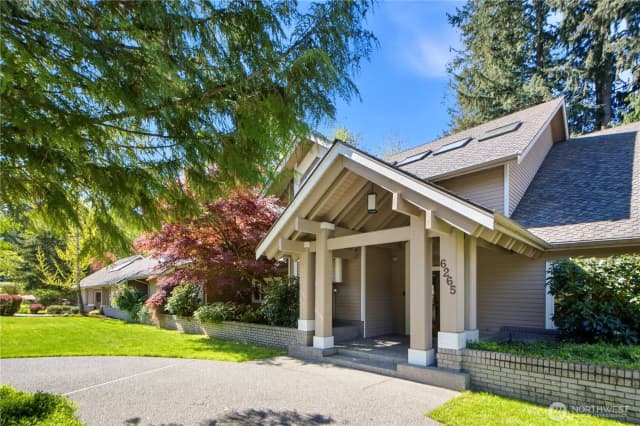 Property photo for 6265 160th Avenue Se, Bellevue photo 3