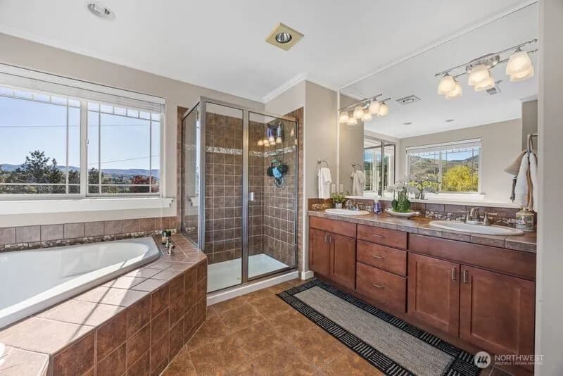 Property photo for 230 E Furnham Ave #c3, Chelan photo 17