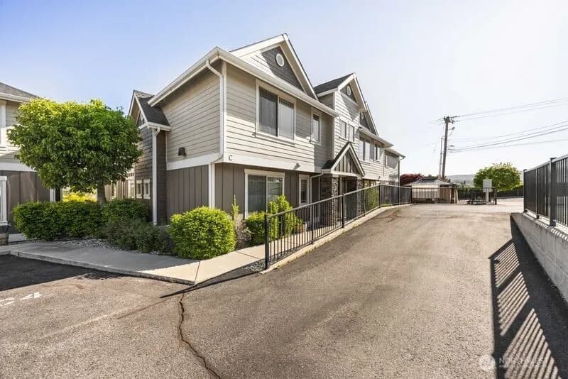 Property photo for 230 E Furnham Ave #c3, Chelan photo 33