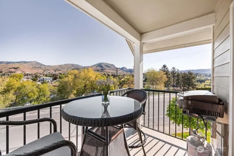 Property photo for 230 E Furnham Ave #c3, Chelan photo 14