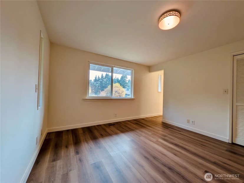 Property photo for 1135 147th Pl Ne, Bellevue photo 17