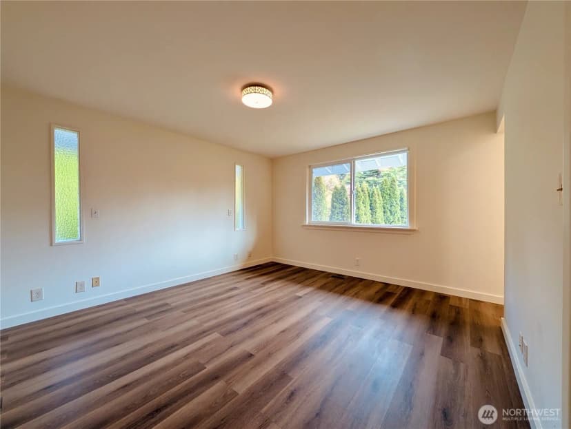 Property photo for 1135 147th Pl Ne, Bellevue photo 16