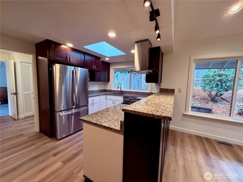 Property photo for 1135 147th Pl Ne, Bellevue photo 7