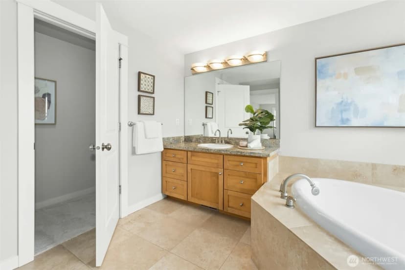 Property photo for 621 Ne 77th Street, Seattle photo 23