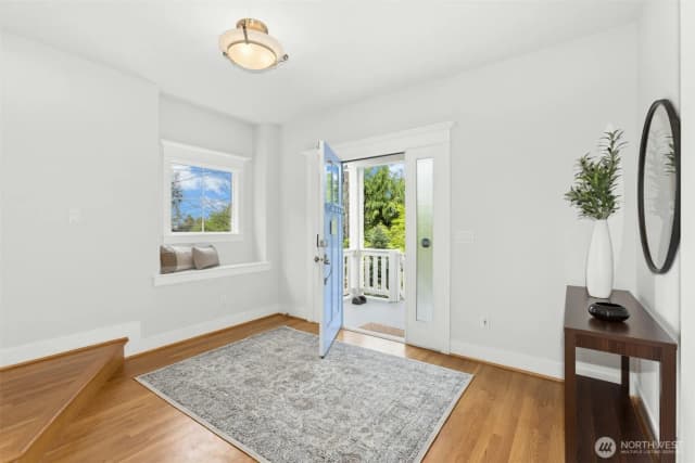 Property photo for 621 Ne 77th Street, Seattle photo 5