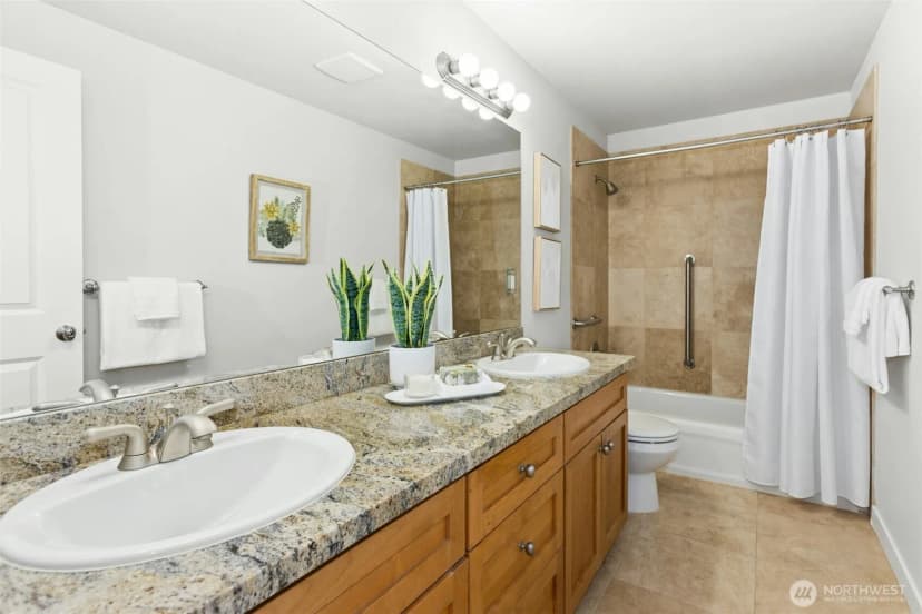 Property photo for 621 Ne 77th Street, Seattle photo 27