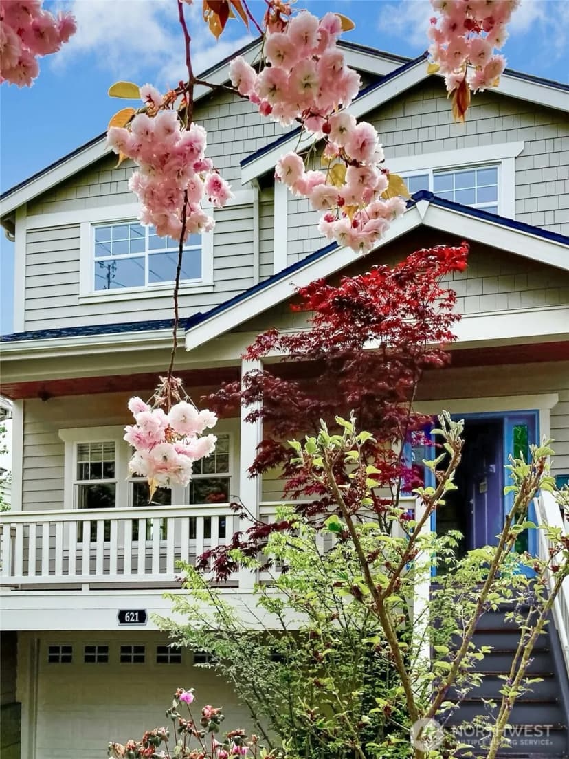 Property photo for 621 Ne 77th Street, Seattle photo 2