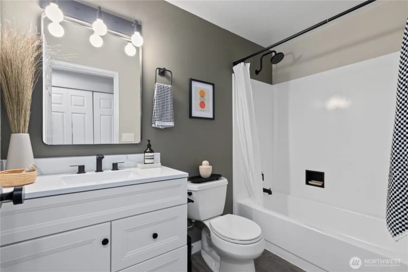 Property photo for 4511 Greenwood Avenue N #6, Seattle photo 20