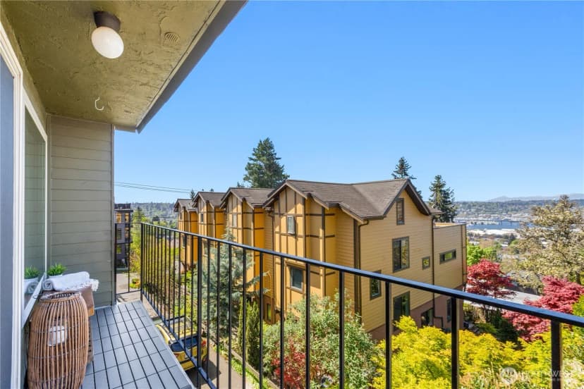 Property photo for 4511 Greenwood Avenue N #6, Seattle photo 12