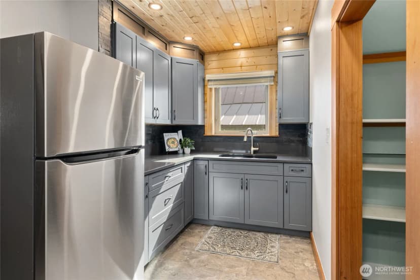 Property photo for 313 S 2nd Street, Roslyn photo 12