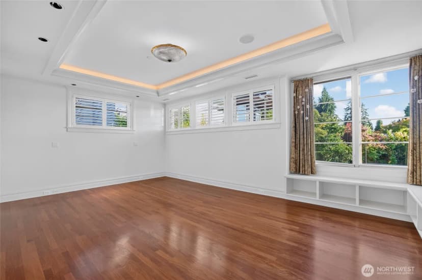 Property photo for 10419 Ne 53rd Street, Kirkland photo 15