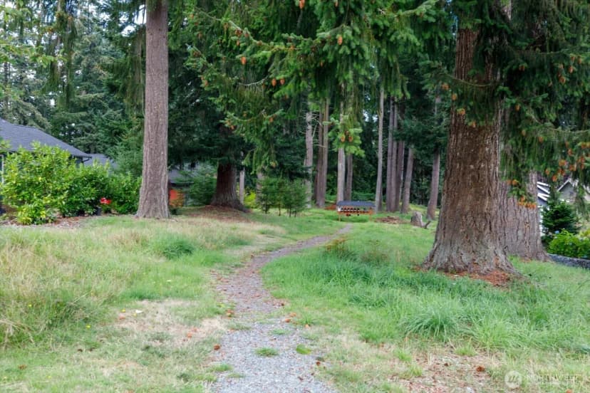 Property photo for 233 Clover Court, Langley photo 29