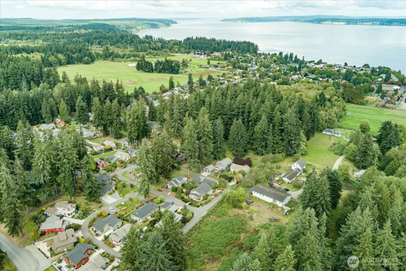 Property photo for 233 Clover Court, Langley photo 31
