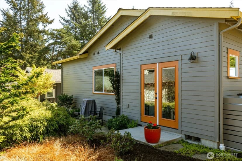 Property photo for 233 Clover Court, Langley photo 25