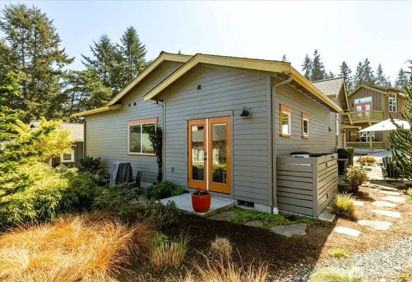 Property photo for 233 Clover Court, Langley photo 26