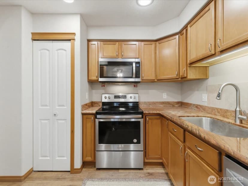 Property photo for 20414 26th Avenue W #l2, Lynnwood photo 7