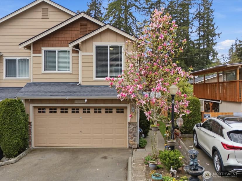 Property photo for 20414 26th Avenue W #l2, Lynnwood photo 2