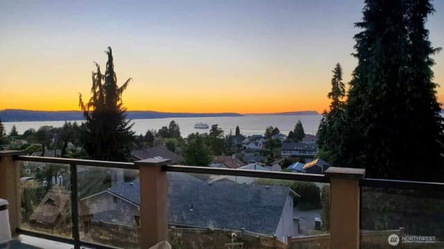 Property photo for 645 Cornelia Avenue, Mukilteo photo 4