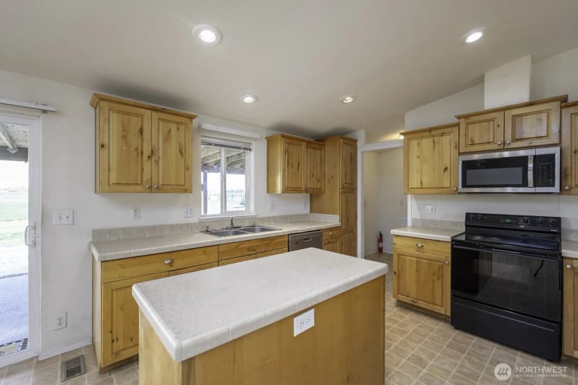Property photo for 19373 Division Road Nw, Soap Lake photo 12