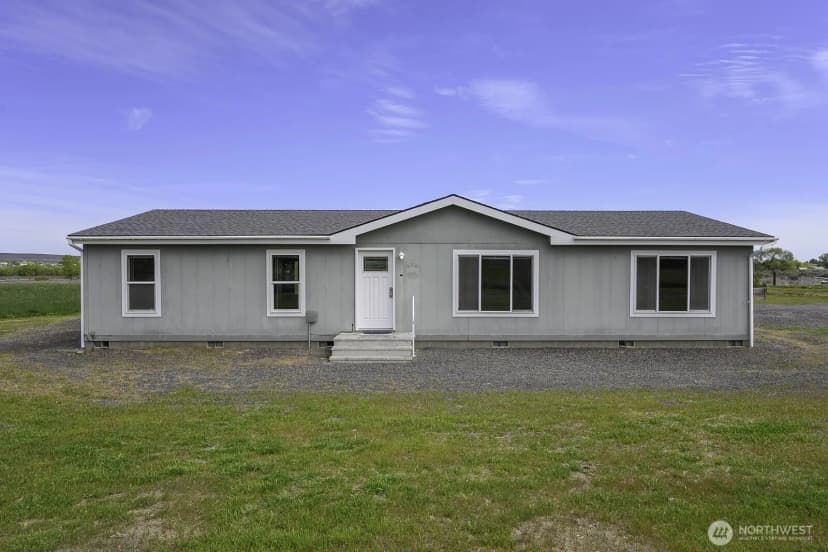 Property photo for 19373 Division Road Nw, Soap Lake photo 2