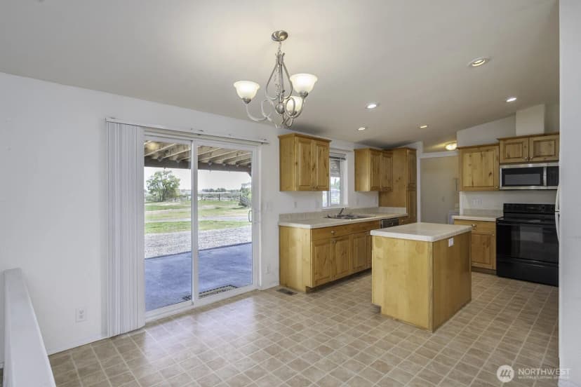 Property photo for 19373 Division Road Nw, Soap Lake photo 13
