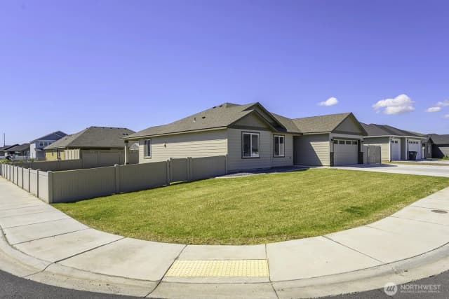 Property photo for 1012 8th Avenue Ne, Ephrata photo 4