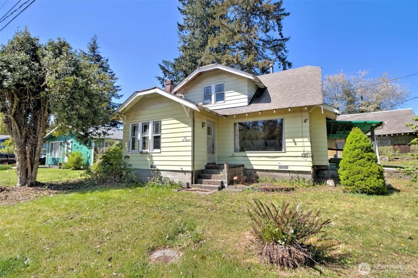 Property photo for 2005 Lake Boulevard, Shelton