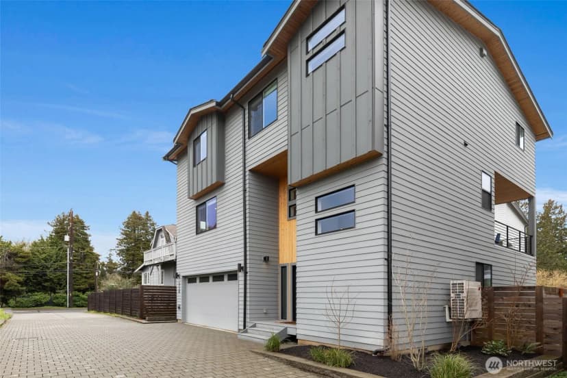 Property photo for 6738 21st Avenue Sw, Seattle photo 25