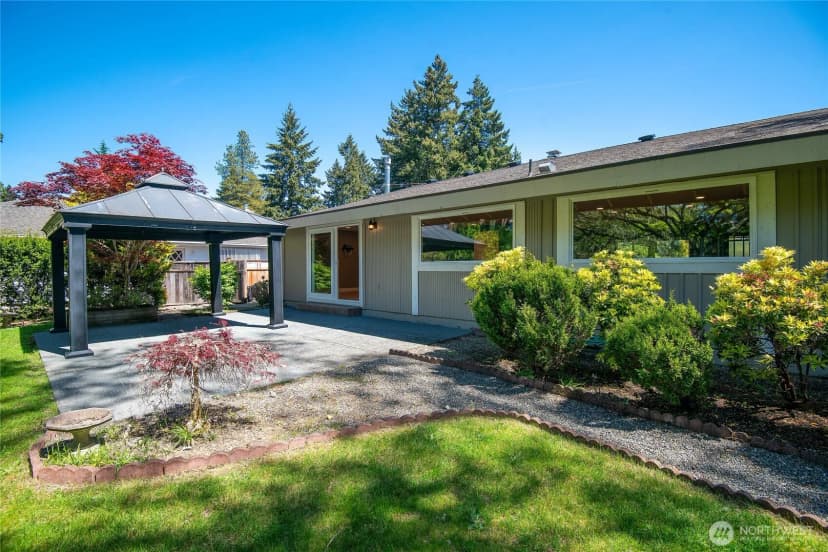 Property photo for 8001 Sapphire Drive Sw, Lakewood photo 27