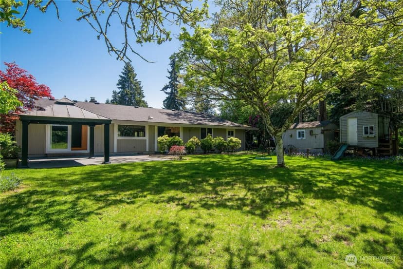 Property photo for 8001 Sapphire Drive Sw, Lakewood photo 24