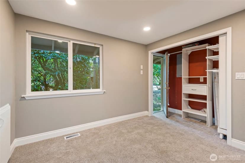 Property photo for 8001 Sapphire Drive Sw, Lakewood photo 18