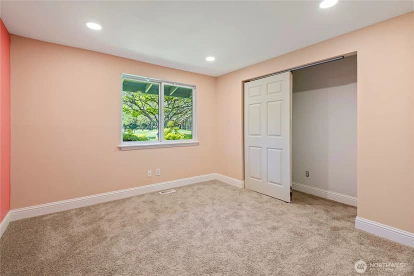 Property photo for 8001 Sapphire Drive Sw, Lakewood photo 19