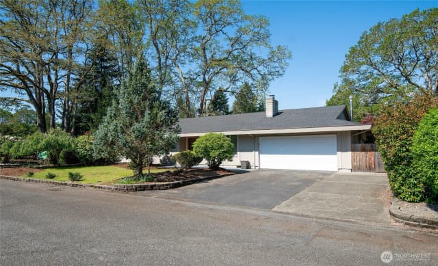 Property photo for 8001 Sapphire Drive Sw, Lakewood