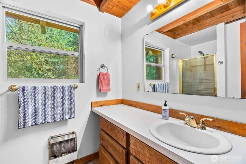 Property photo for 22110 Elbow Lake Road Se #b, Yelm photo 8