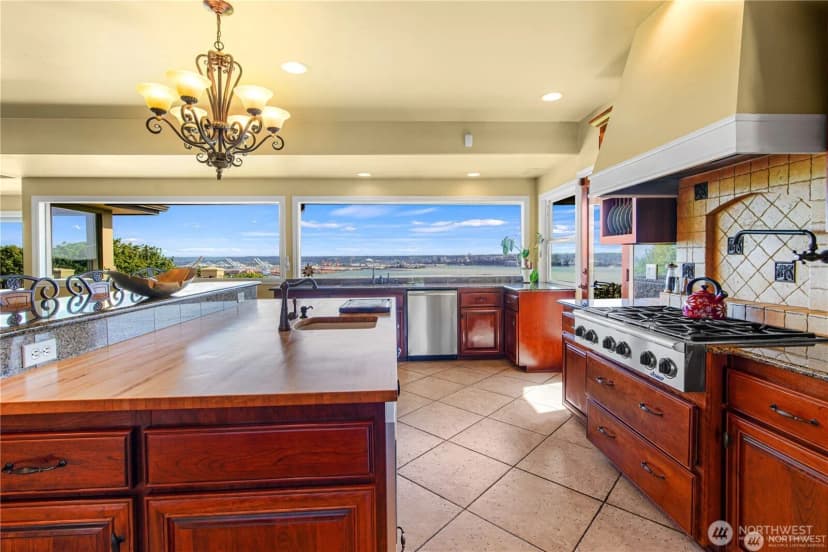Property photo for 4702 Browns Point Boulevard Ne, Tacoma photo 14