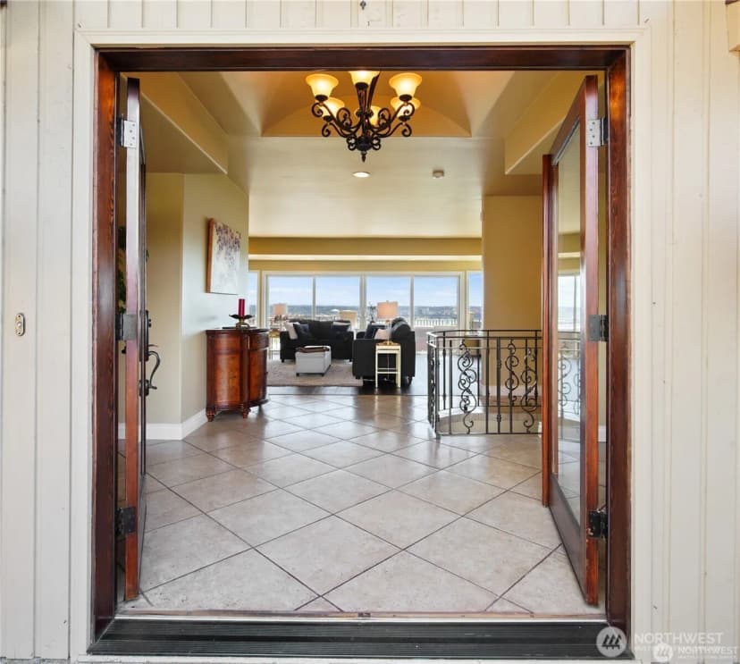 Property photo for 4702 Browns Point Boulevard Ne, Tacoma photo 8