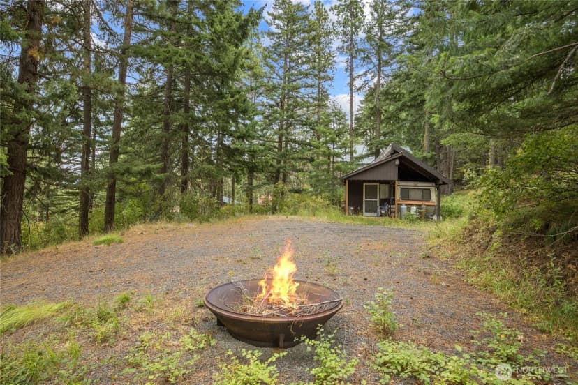 Property photo for 100 Klancie Lane, Cle Elum