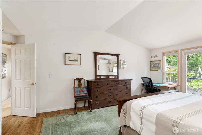 Property photo for 2475 Sw Talon Loop, Oak Harbor photo 17