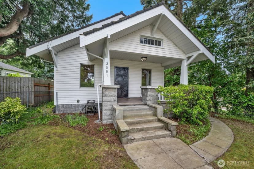 Property photo for 3551 Sw 99th Street, Seattle photo 2