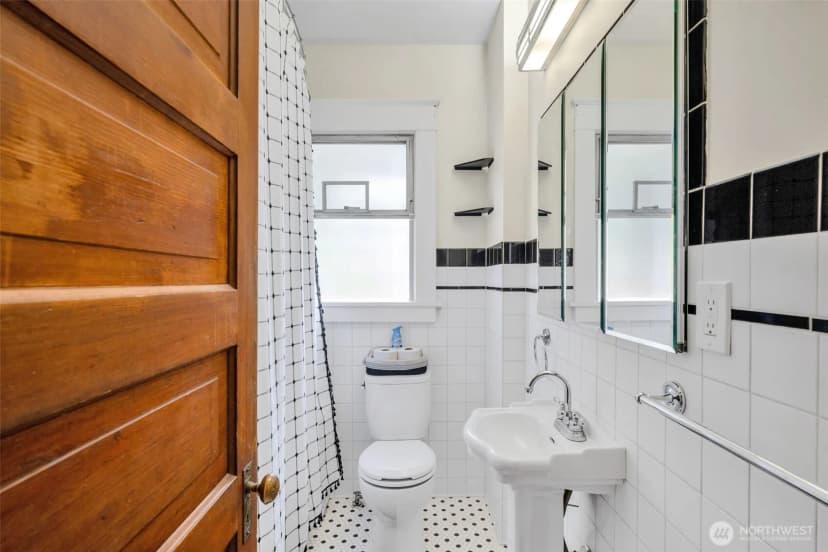 Property photo for 3551 Sw 99th Street, Seattle photo 14